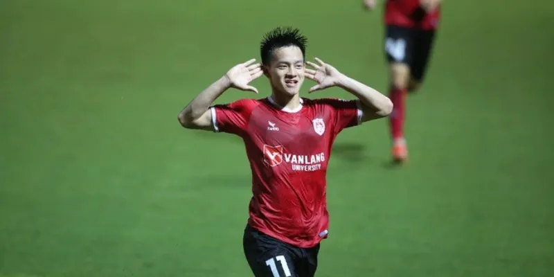 Quá trình thi đấu của anh chàng tại câu lạc bộ