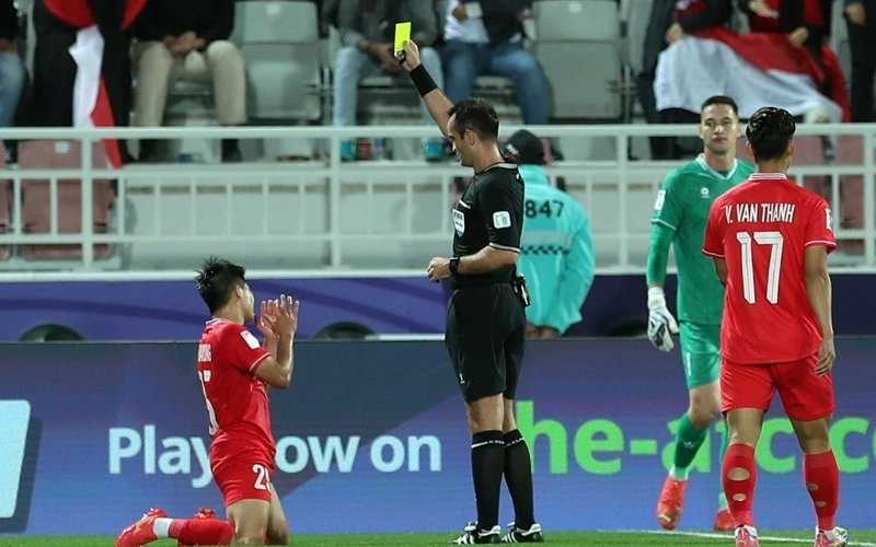 VAR và tâm lý thi đấu của trung vệ