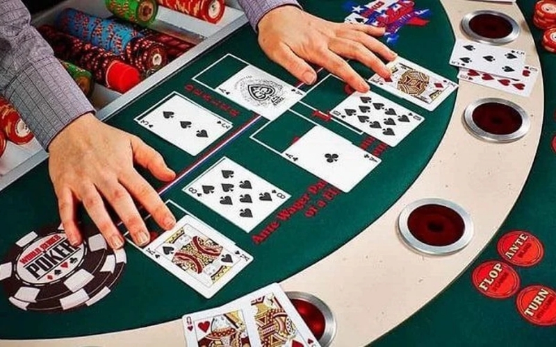 Luật chơi Poker 2 lá và các vòng cược Flop, Turn, River là gì