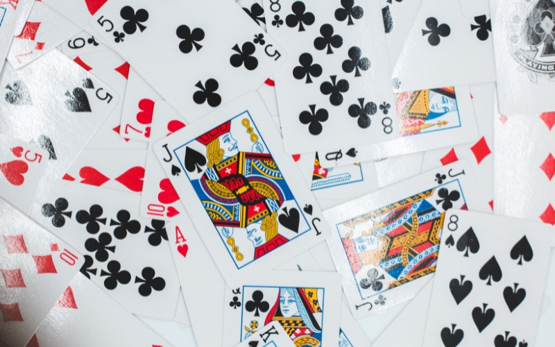 Top 5 trò chơi bài dân gian gắn liền với tuổi thơ