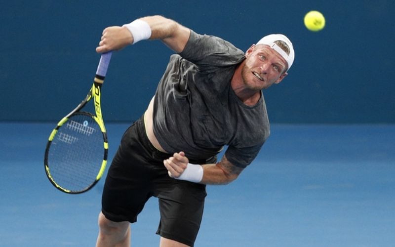 Luật giao bóng tennis và những lỗi phổ biến bạn cần tránh