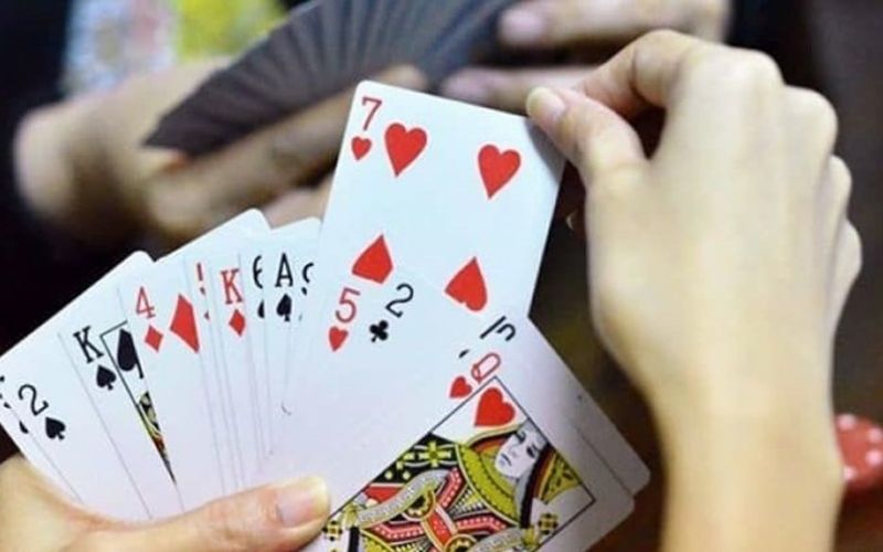 Luật chơi và nghệ thuật trong từng quân bài